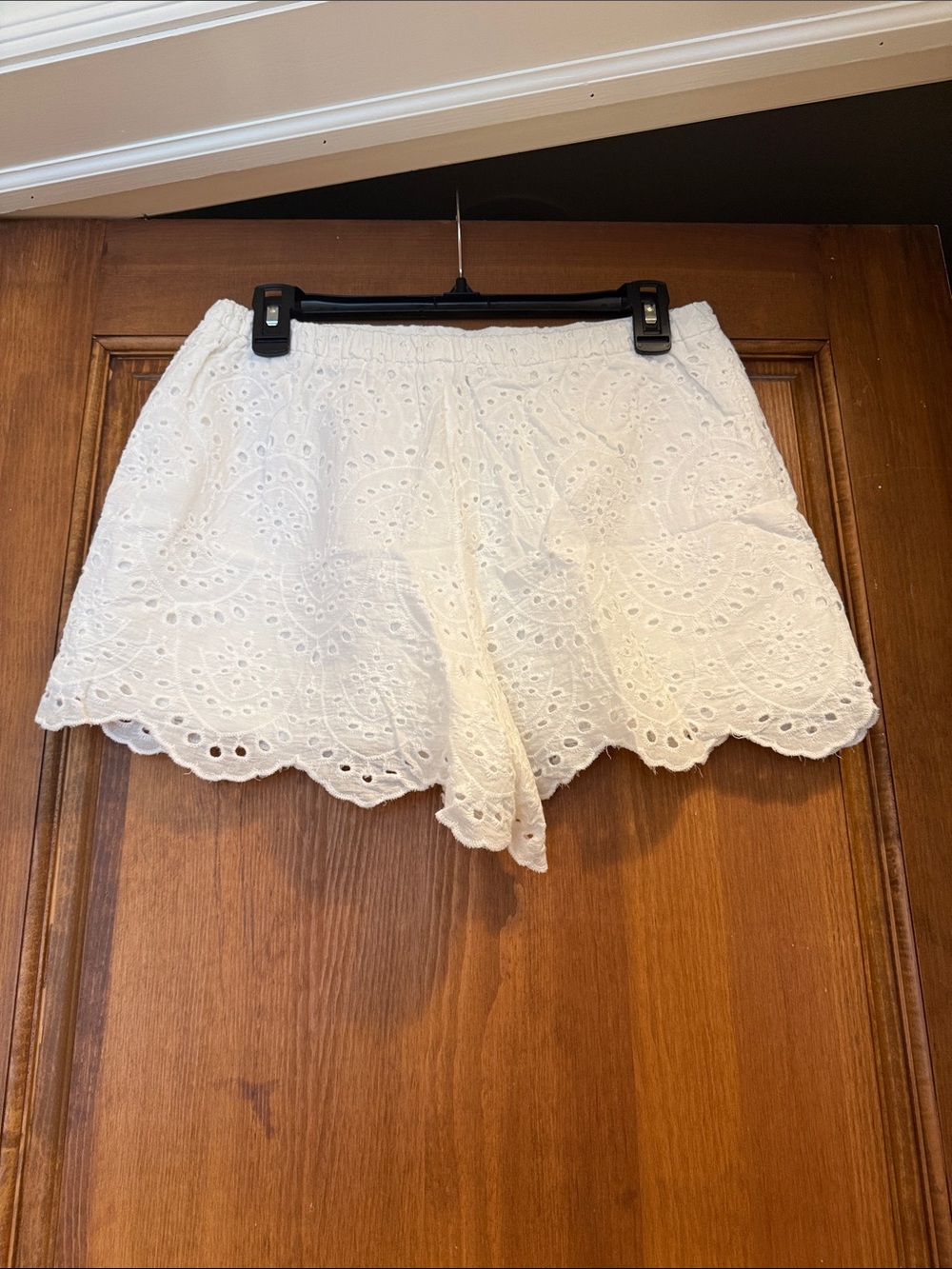 DO+BE White Eyelet Scalloped Hem High Waist Shorts - Picture 2 of 4